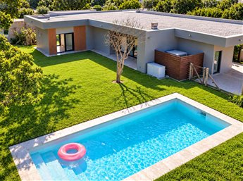 Alquiler de casa en Cumbres de Carrasco, 3 dormitorios, piscina y gran jardín
