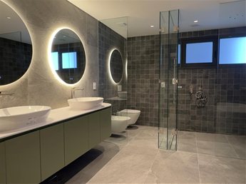 Venta apartamento Golf 3 dormitorios en suite y servicio parrillero - foto 4