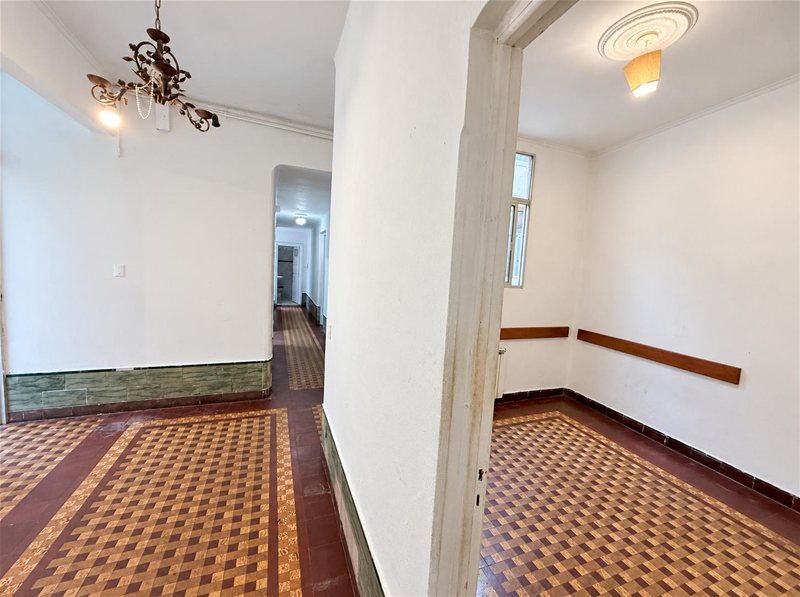 Apartamento de altos segundo piso por escalera 3 dormitorios 2 baños - foto 4