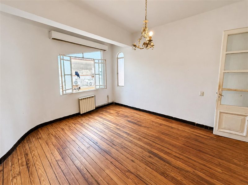 Apartamento de altos segundo piso por escalera 3 dormitorios 2 baños