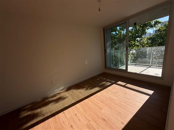 CENTRO Venta Apartamento 2 dormitorios, 6to piso al frente con terraza, muy luminoso, finas terminaciones, AMENITIES: Barbacoa, Parrilleros, Gimnasio, Beneficios Ley vivienda promovida
